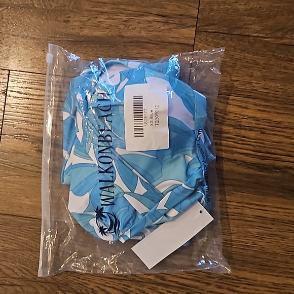 XS walk on the beach tankini w/ skirt teal blue floral print. NWT liner attached - Picture 4 of 6